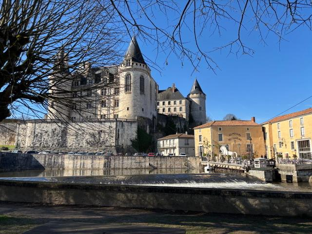 Le château et le restaurant